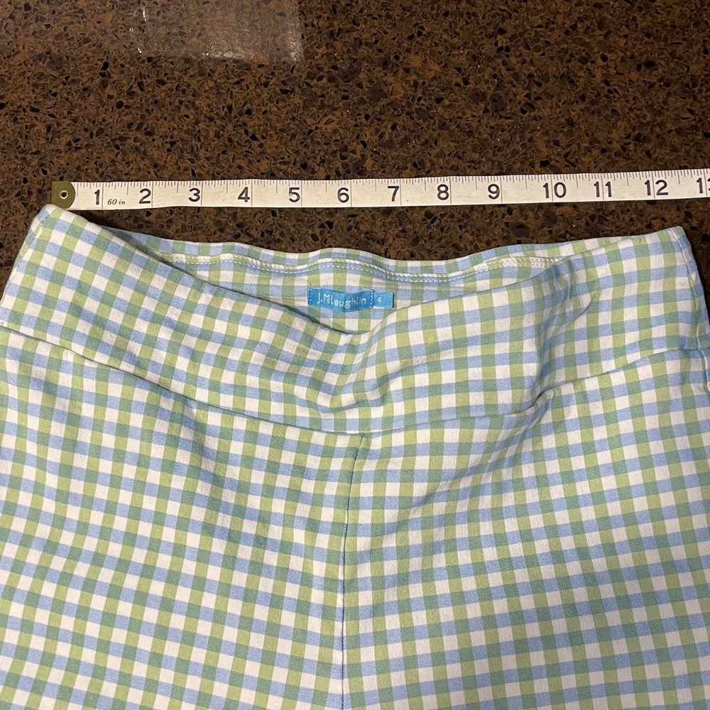 J.McLaughlin Masie pull-on shorts in green and white gingham print - Picture 7 of 8